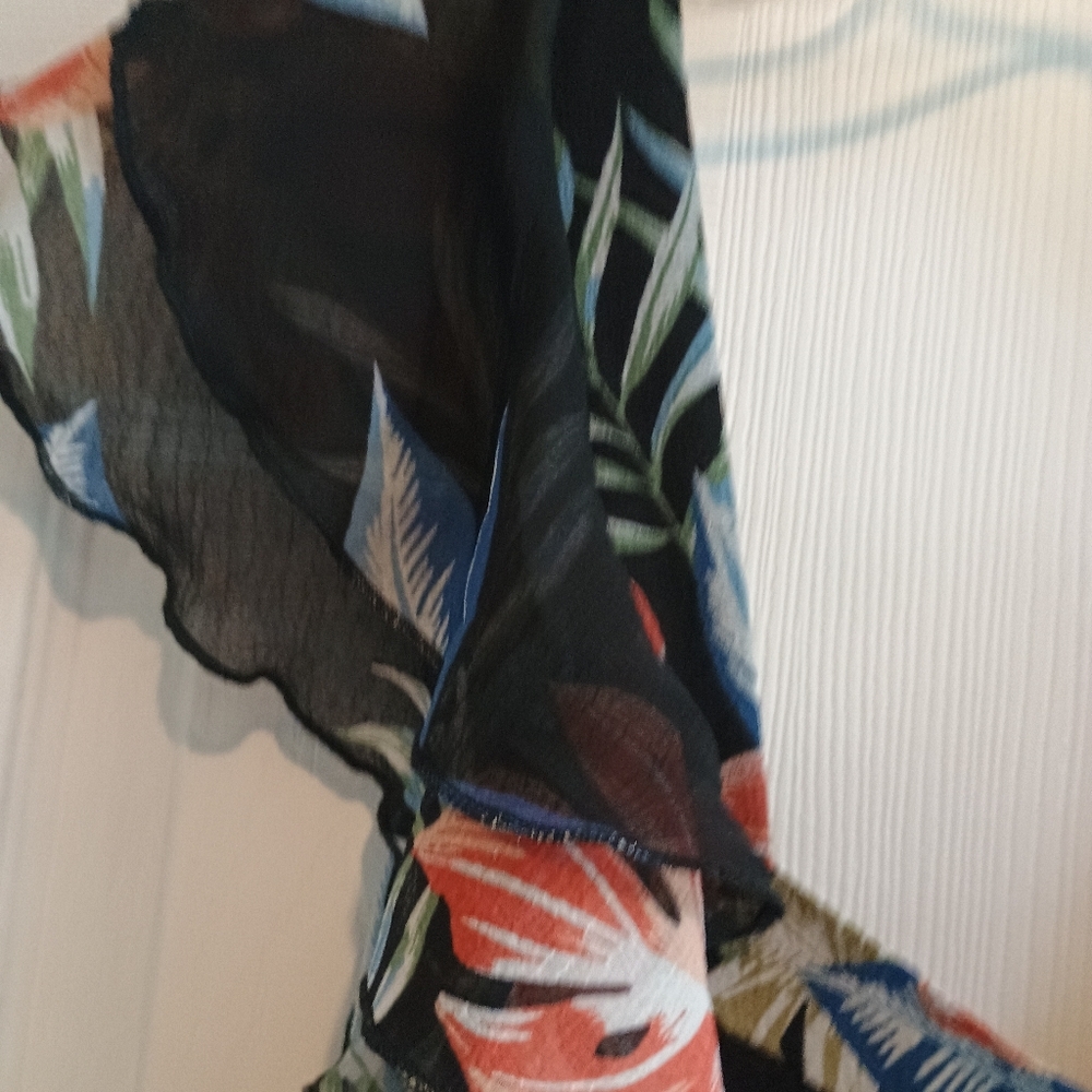 Blue B Women's‎ Tropical Floral Off-Shoulder Ruffle Top Size Small Black Multi - Picture 12 of 15